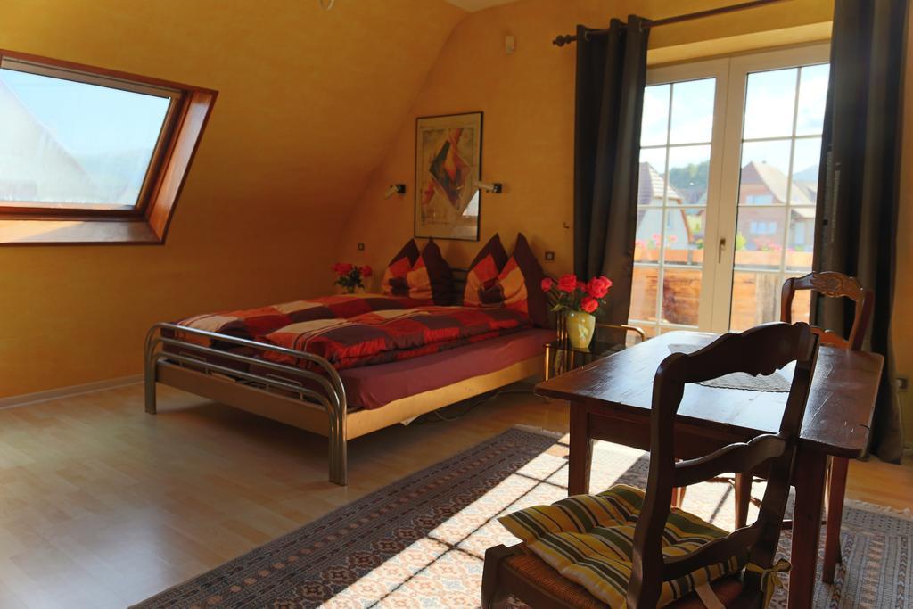 Bed and Breakfast Domaine Roland Geyer Nothalten Zimmer foto